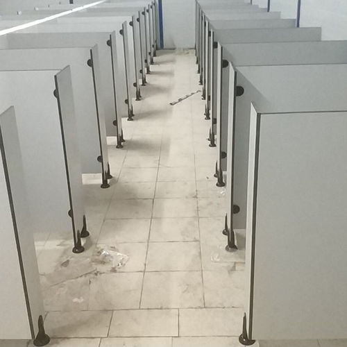 公共衛(wèi)生間隔斷 從學(xué)生隔斷到辦公樓隔斷的全面指南